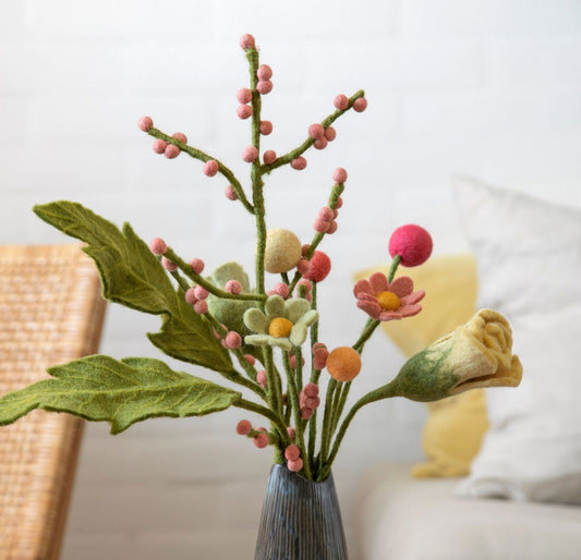 Deko Zweig mit Rosa Beeren