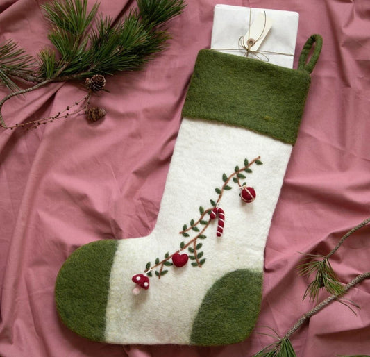 Weihnachtsstrumpf mit Stickerei