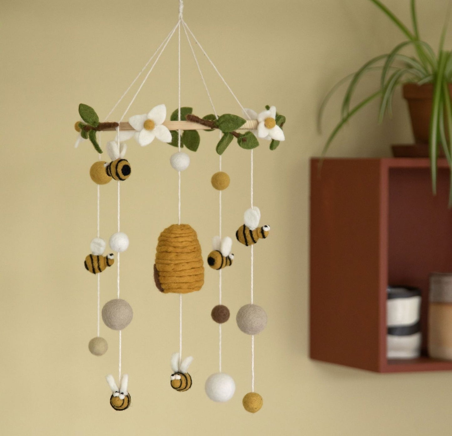 Filz-Baby-Mobile mit Bienen