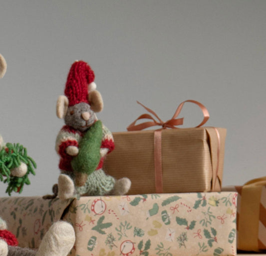 Filzfigur Maus grau klein mit Baum