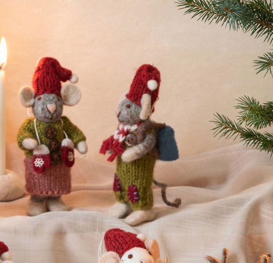 Weihnachtsfigur Maus grau klein mit Hose & Rucksack