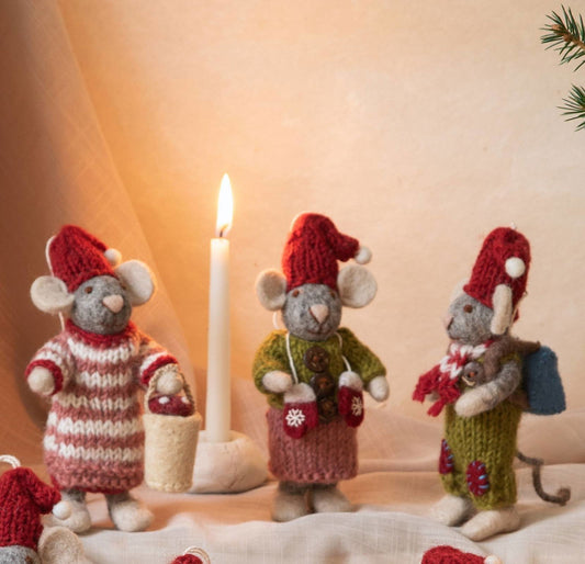 Weihnachtsfigur Maus grau klein mit Fäustlingen