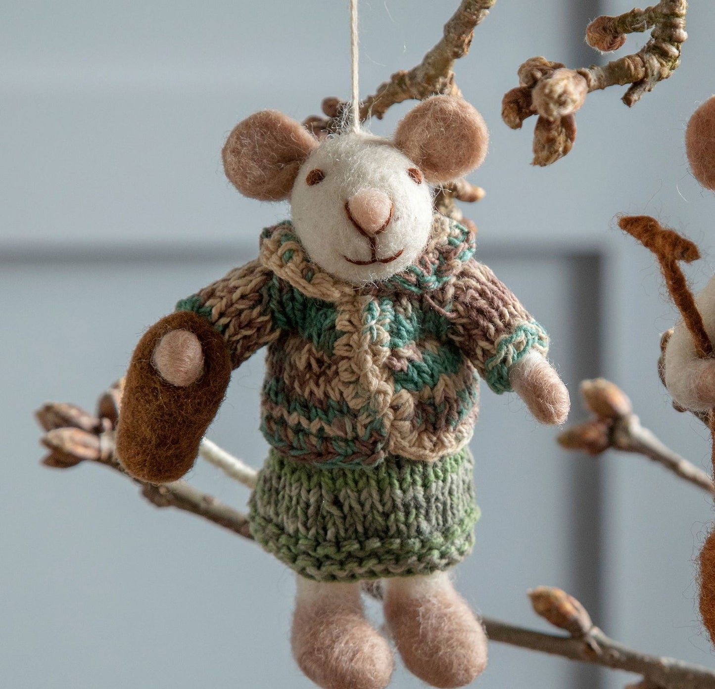 Filzfiguren Weiße Maus mit Eimer