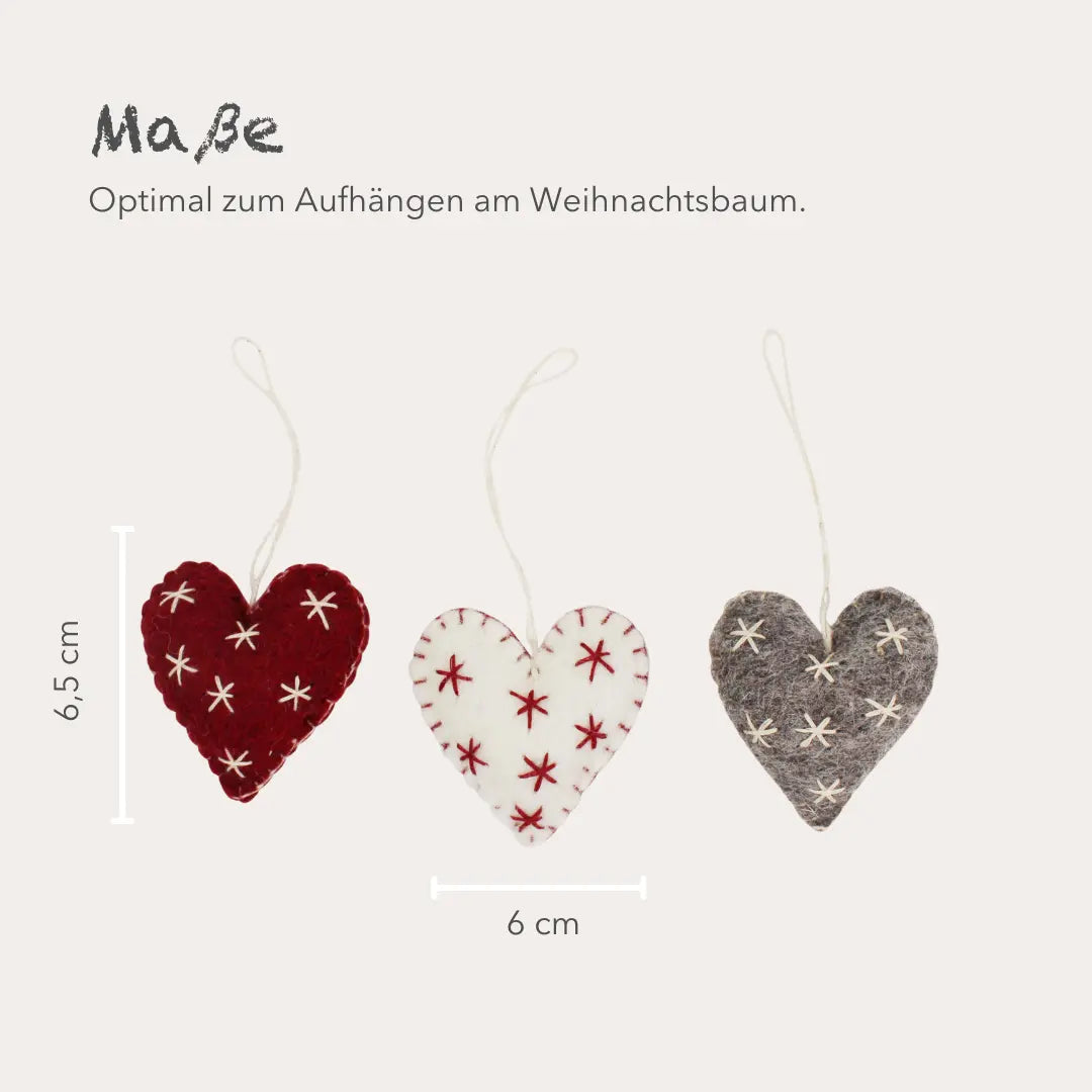 Pendant hearts embroidered set of 3