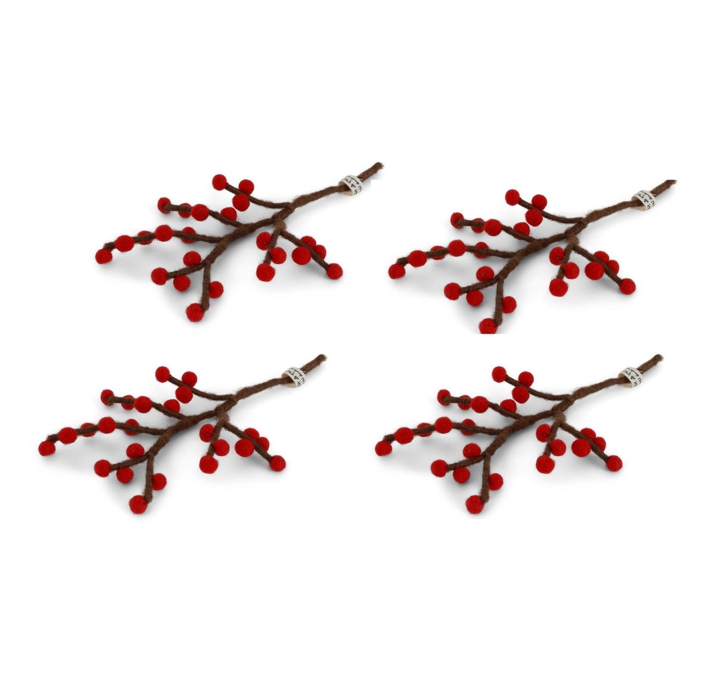 Vier handgefertigte Mini-Filzzweige mit leuchtend roten Beeren aus 100 % Schurwolle, nachhaltiges Fair-Trade-Design von Gry & Sif für Weihnachtsdeko.