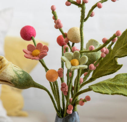 Deko Zweig mit Rosa Beeren