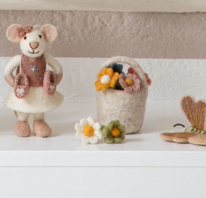Filzkorb mit Blumen