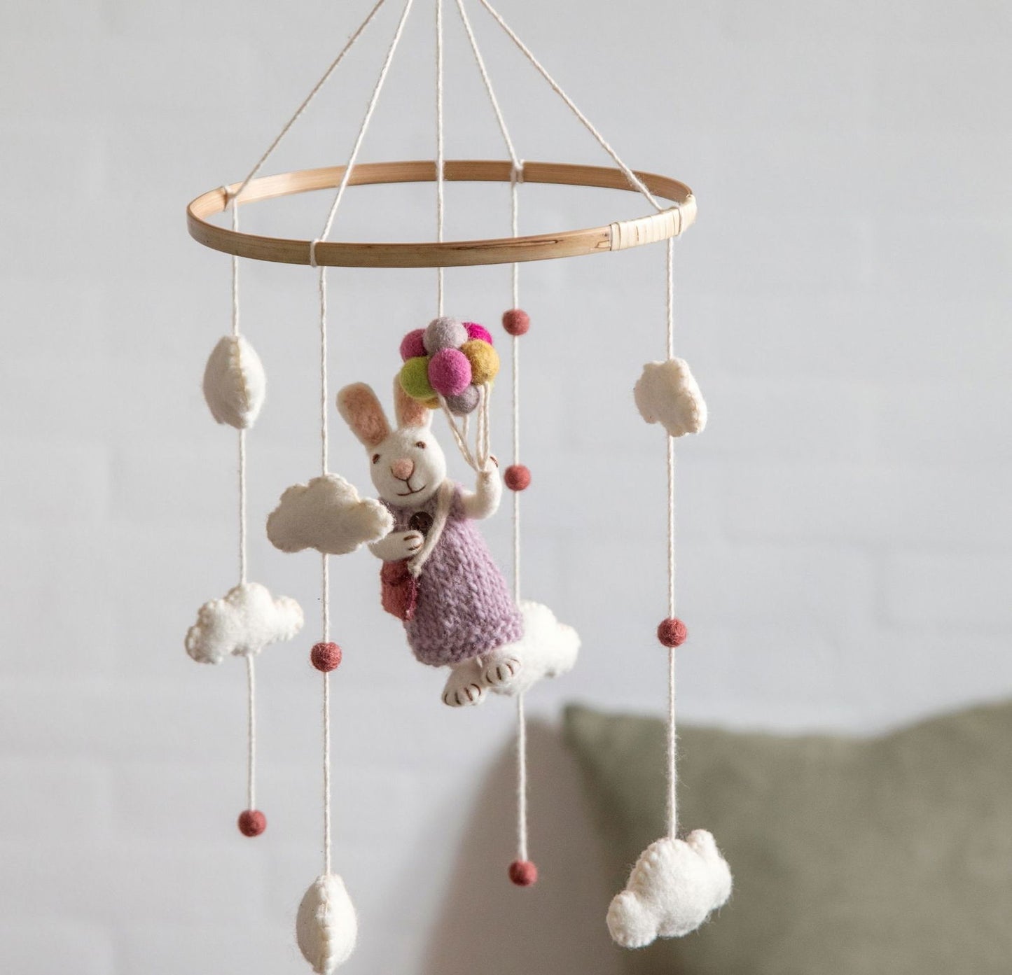 Filz-Baby-Mobile Häsin mit Ballons
