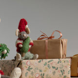 Lille grå julemus figur med træ