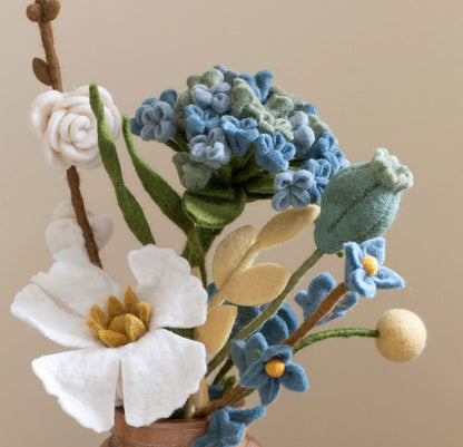 Blumenstrauß: Pramila - Meeresblau / Staubiges Hellgelb