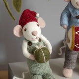 Mellem Hvid Julemus Figur med Bukser & Gave