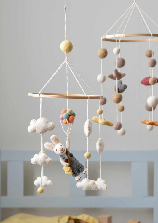 Filz Baby Mobile Hase mit Ballons