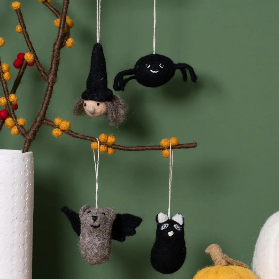 Filzlig Halloween Deko Set - Hexe, Katze, Fledermaus & Spinne  Gry & Sif