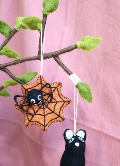 Filzanhänger Spinnennetz, Fledermaus & Schwarze Katze