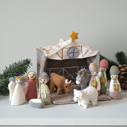 Les figures de la Nativité Jésus, Marie et Joseph